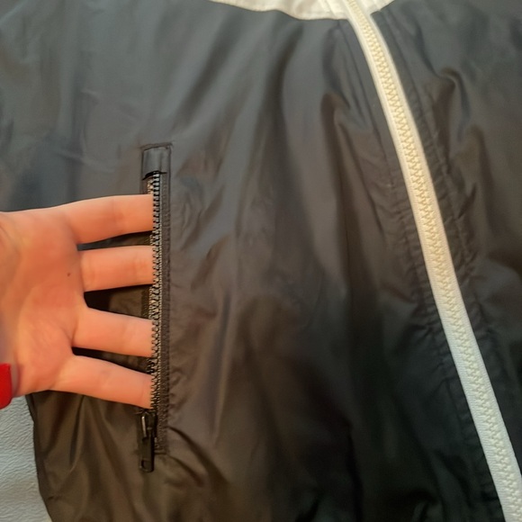 Womens Nike windbreaker - Picture 3 of 5